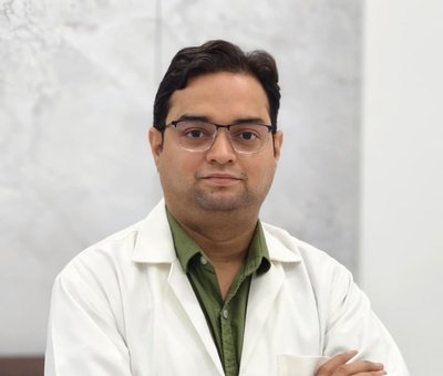 डॉ. मनीष वर्मा - संस्थापक एवं सीनियर कंसल्टेंट ऑप्टोमेट्रिस्ट